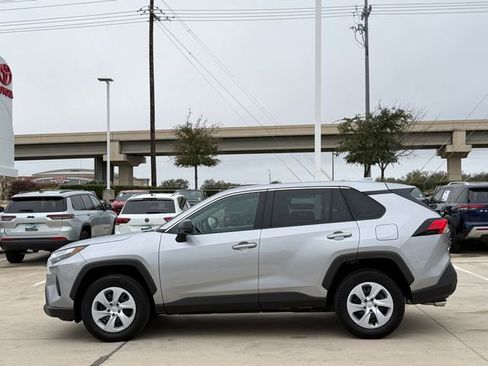 Used 2025 Toyota RAV4 LE image 4