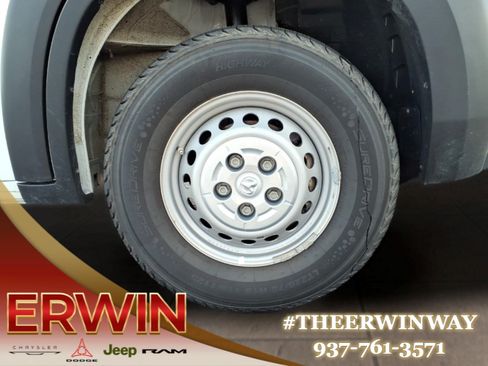 Used 2025 RAM ProMaster 2500 w/ Convenience Group FWD image 9