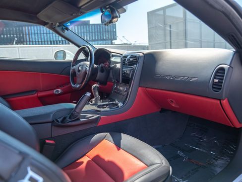 Used 2013 Chevrolet Corvette Grand Sport w/ 2LT Preferred Equipment Group RWD image 25