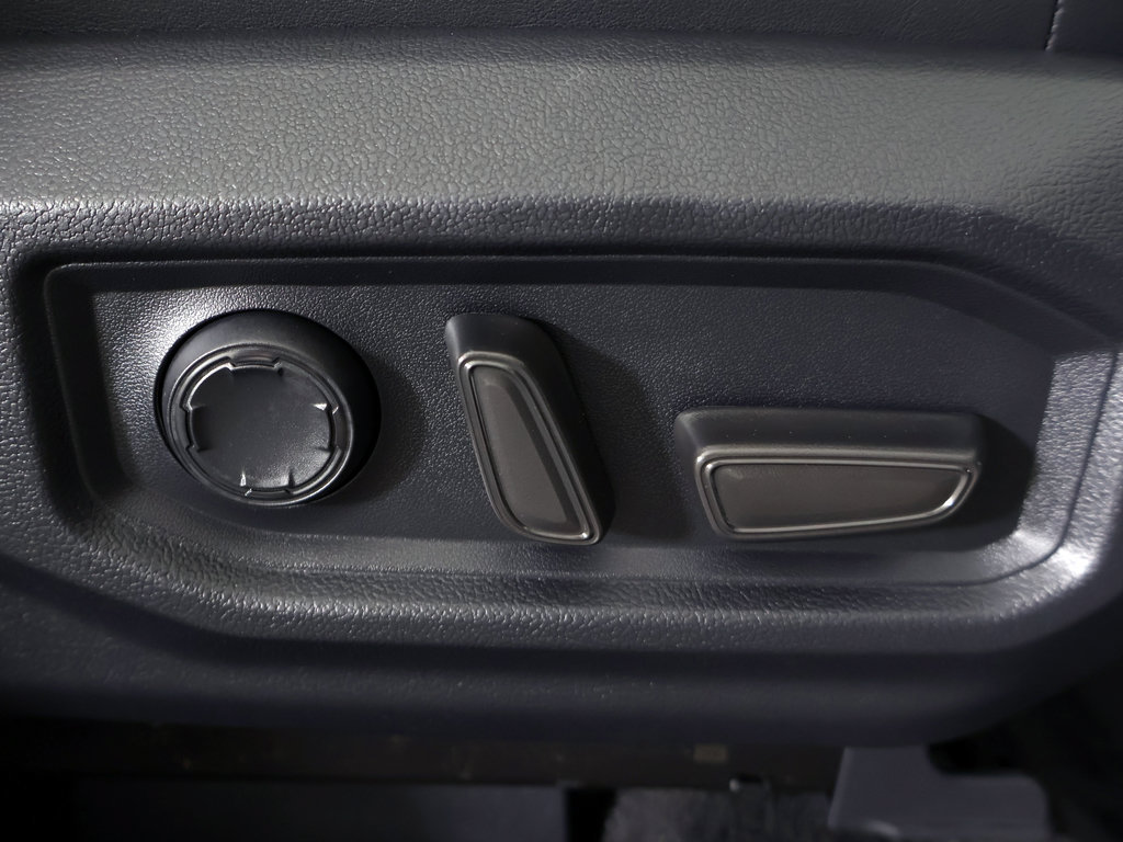 Used 2024 Toyota Tundra Capstone AWD/4WD image 39