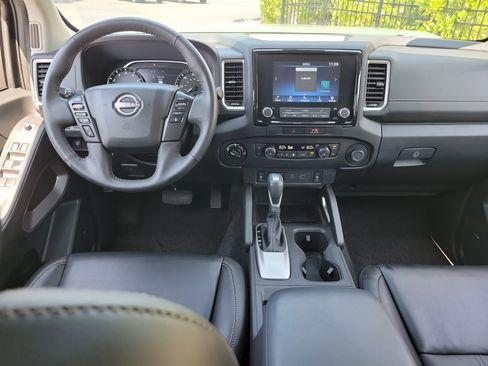 Used 2022 Nissan Frontier SV w/ SV Premium Package AWD/4WD image 15
