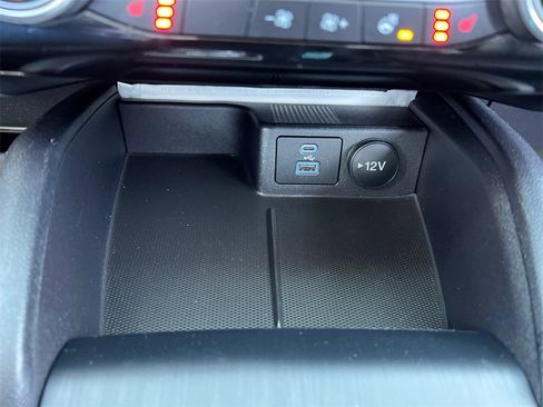 Used 2022 Ford Escape Titanium image 23