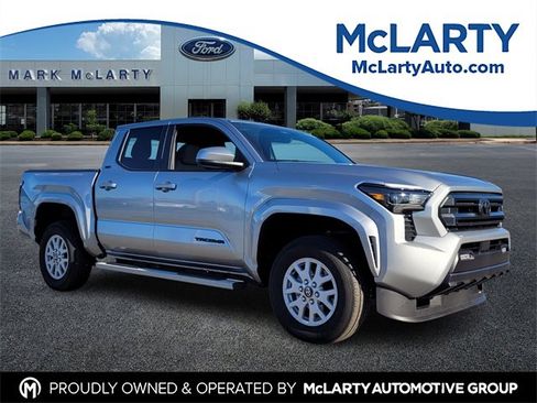 Used 2025 Toyota Tacoma SR5 image 1