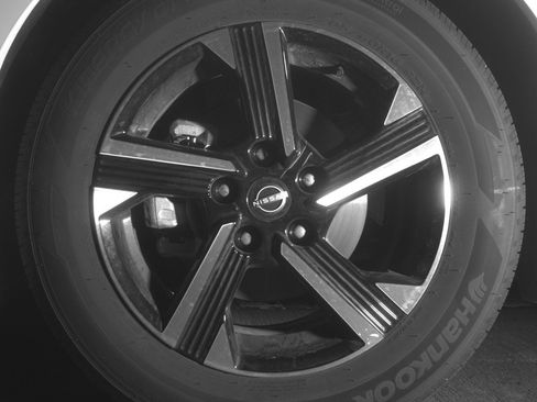 Used 2025 Nissan Sentra SV FWD image 12