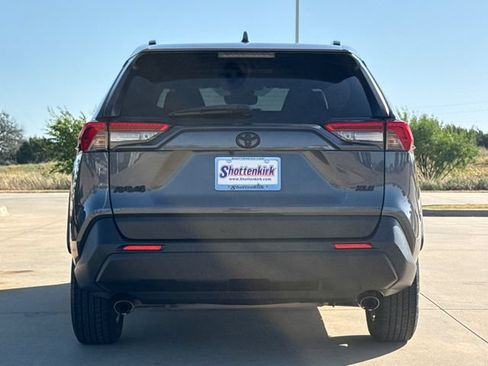 Used 2019 Toyota RAV4 XLE w/ All Weather Liner Package FWD image 6