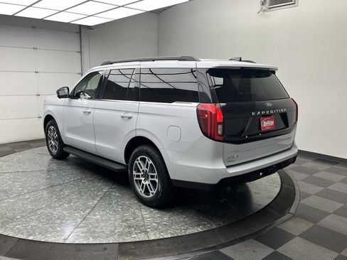 Certified 2025 Ford Expedition Active AWD/4WD image 2