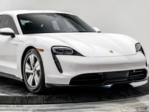 Used 2023 Porsche Taycan 4S AWD/4WD image 25