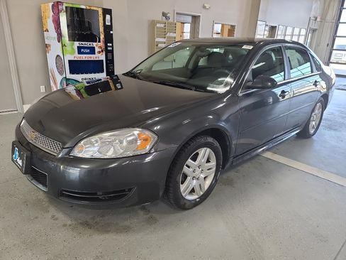 Used 2016 Chevrolet Impala LT image 2