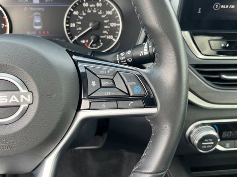 Certified 2025 Nissan Altima 2.5 SV w/ SV Premium Package image 10