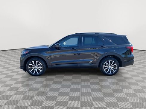 Used 2025 Ford Explorer ST-Line AWD/4WD image 4