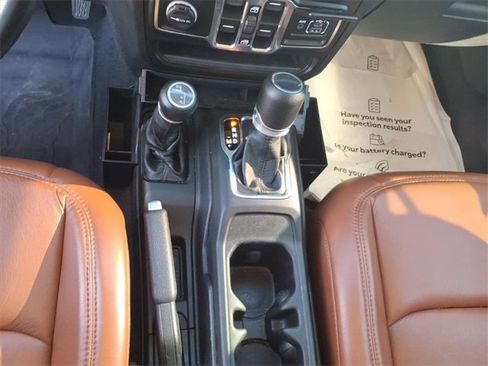 Used 2021 Jeep Gladiator Sport image 16