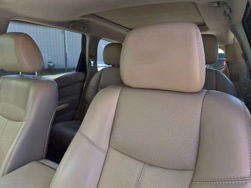 Used 2017 Nissan Pathfinder Platinum image 18