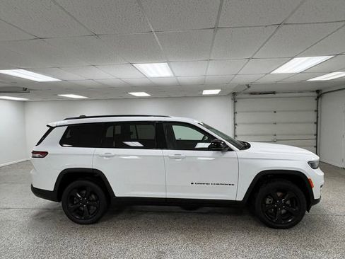 Used 2021 Jeep Grand Cherokee L Laredo image 9