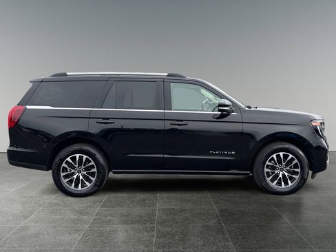 Used 2025 Ford Expedition Platinum AWD/4WD image 8