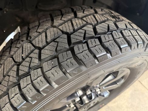 Used 2022 RAM 2500 Laramie w/ Night Edition AWD/4WD image 38