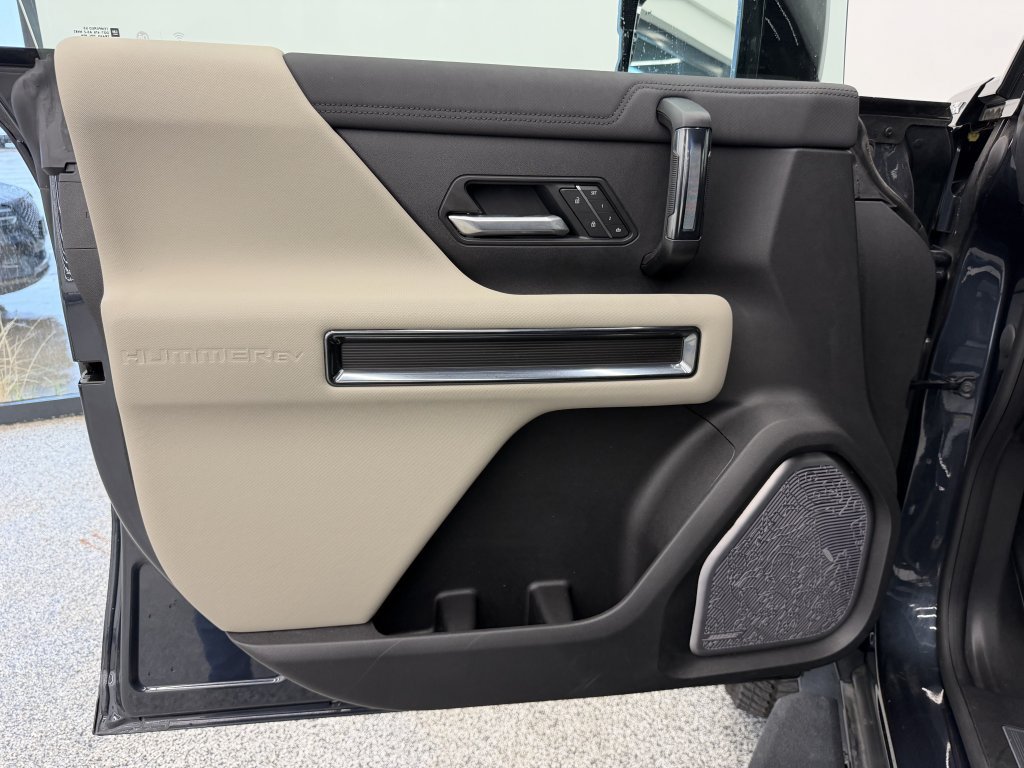 Used 2026 GMC Hummer EV SUV AWD/4WD image 16