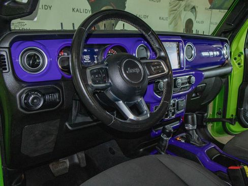 Used 2020 Jeep Wrangler Unlimited Sahara w/ Uconnect 4C Nav & Sound Group AWD/4WD image 6