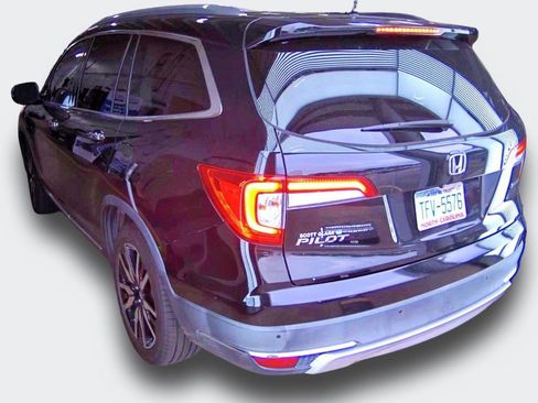 Used 2020 Honda Pilot Touring image 4