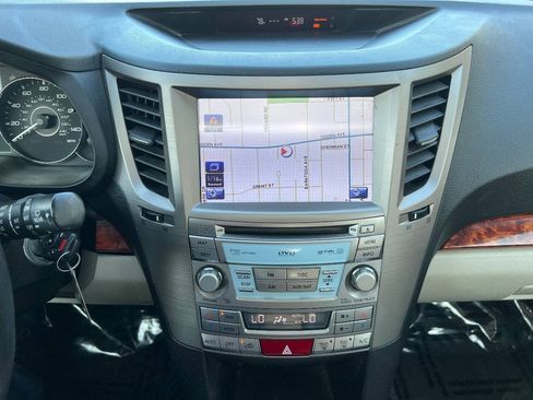 Used 2011 Subaru Outback 2.5i Limited AWD/4WD image 35