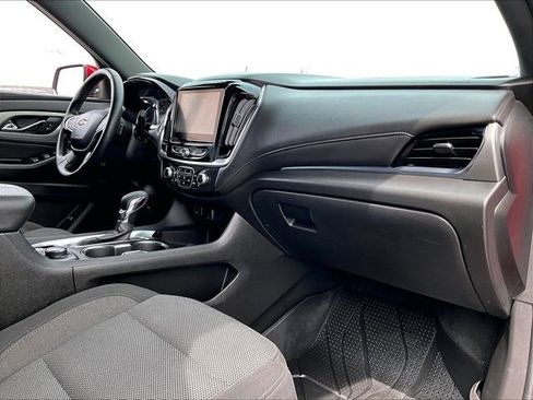 Used 2023 Chevrolet Traverse LT image 14