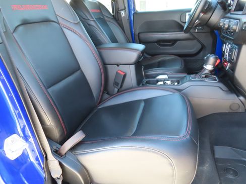 Used 2018 Jeep Wrangler Unlimited Rubicon AWD/4WD image 16