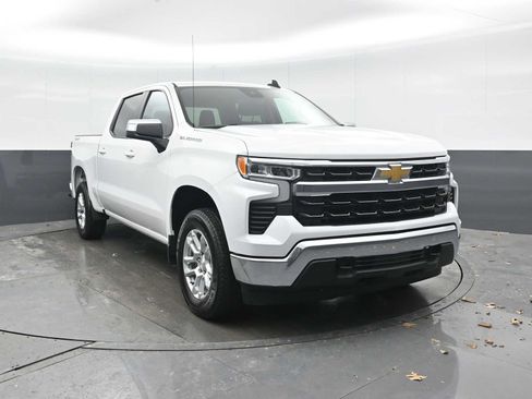 Used 2022 Chevrolet Silverado 1500 LT AWD/4WD image 7