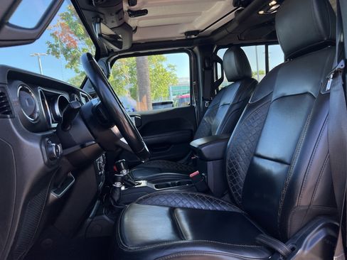 Used 2021 Jeep Wrangler Unlimited Sahara AWD/4WD image 16