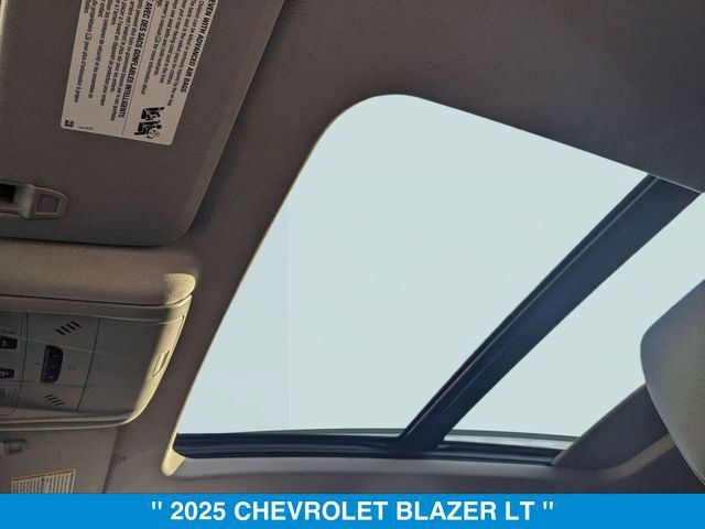 New 2025 Chevrolet Blazer LT w/ Redline Edition AWD/4WD image 9