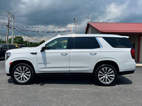 Used 2021 GMC Yukon Denali w/ Denali Premium Package image 2
