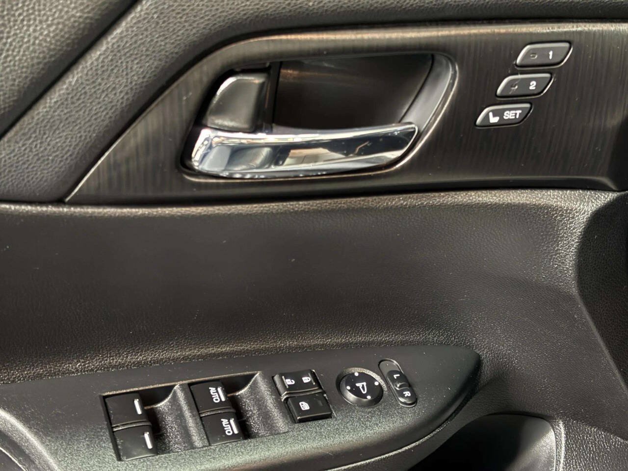 Used 2015 Honda Accord EX-L image 33