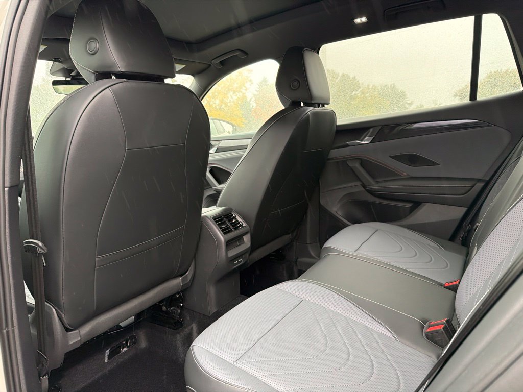 New 2026 Volkswagen Tiguan SE R-Line AWD/4WD image 12