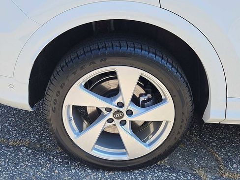 Certified 2025 Audi Q5 Premium w/ Premium Plus AWD/4WD image 8