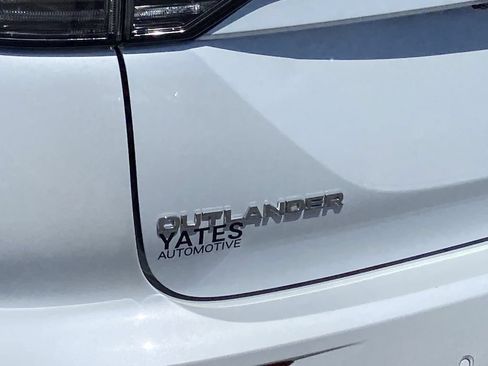 Used 2025 Mitsubishi Outlander SE AWD/4WD image 28