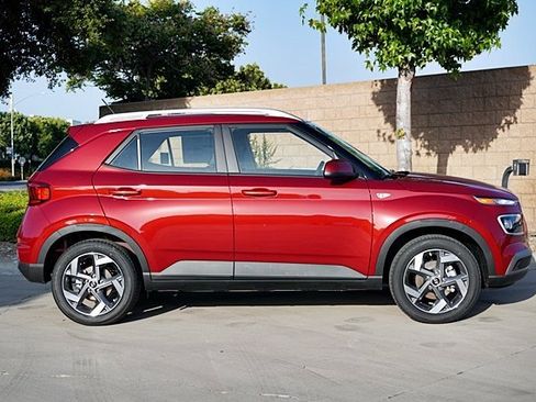 New 2025 Hyundai Venue Limited image 7