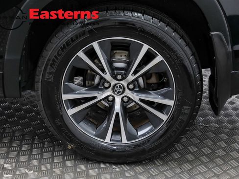 Used 2017 Toyota Highlander Plus image 61