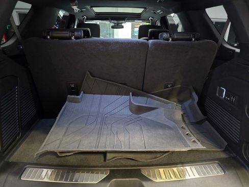 Used 2024 Chevrolet Tahoe Z71 w/ Luxury Package AWD/4WD image 45
