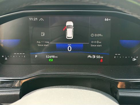 Used 2024 Volkswagen Jetta SE image 39