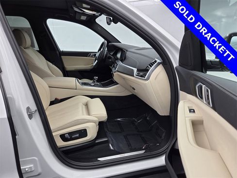 Certified 2022 BMW X5 sDrive40i w/ Premium Package image 12