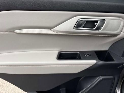 New 2026 Ford Explorer Active w/ Active Comfort Package RWD image 19