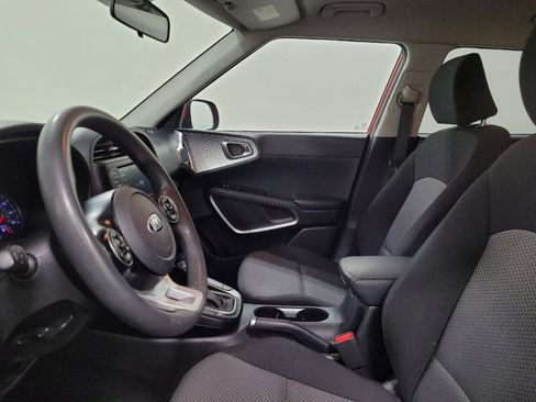 Used 2020 Kia Soul LX FWD image 17
