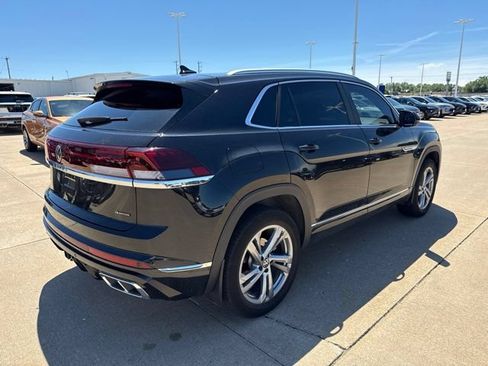 Used 2024 Volkswagen Atlas Cross Sport SEL R-Line AWD/4WD image 3