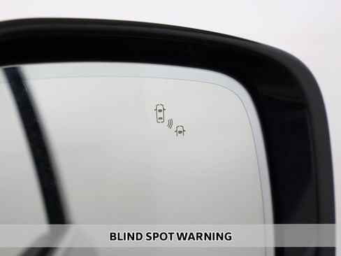 Used 2023 Nissan Armada SL image 7