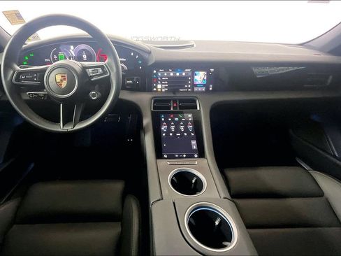Used 2025 Porsche Taycan image 11