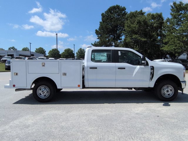 New 2026 Ford F250 XL w/ XL Chrome Package AWD/4WD image 3
