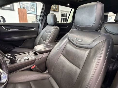 Used 2020 Cadillac XT6 Premium Luxury AWD/4WD image 13
