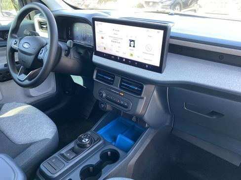 Used 2025 Ford Maverick XLT image 12