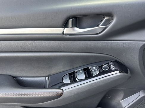 Used 2024 Nissan Altima 2.5 SR image 15