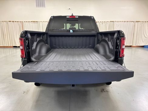 New 2026 RAM 1500 Express AWD/4WD image 9