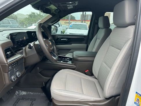 Used 2025 Chevrolet Tahoe LS RWD image 13