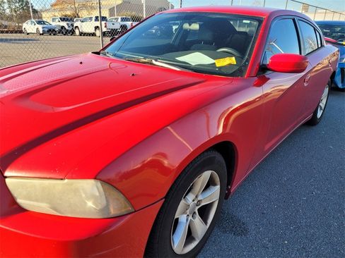 Used 2012 Dodge Charger SE image 9